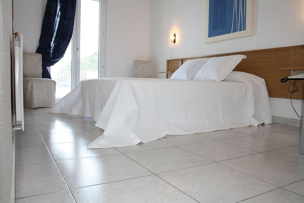 La Gambina Hotel Colera Exterior photo